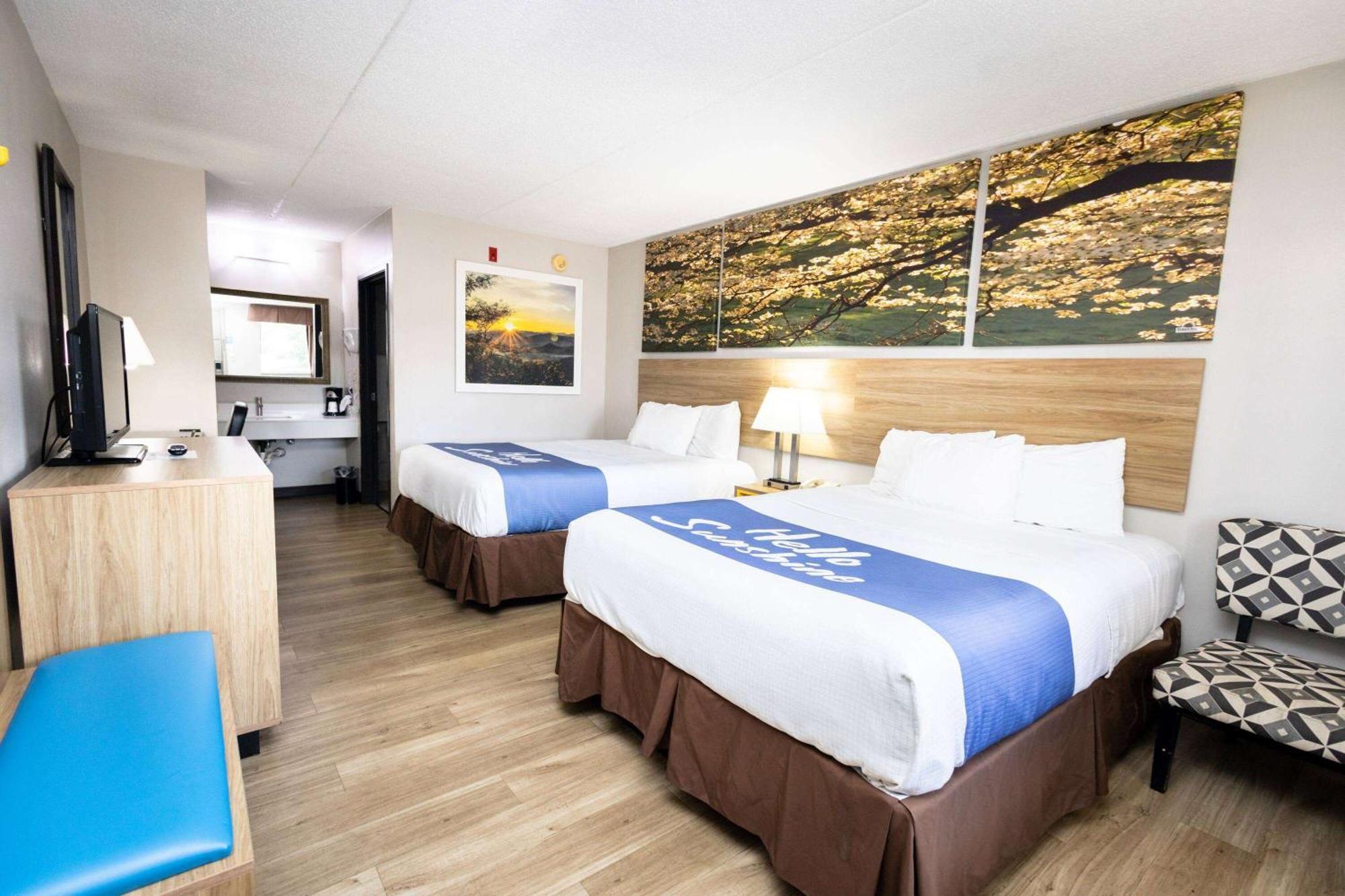 Days Inn By Wyndham Dayton Huber Heights Northeast Buitenkant foto