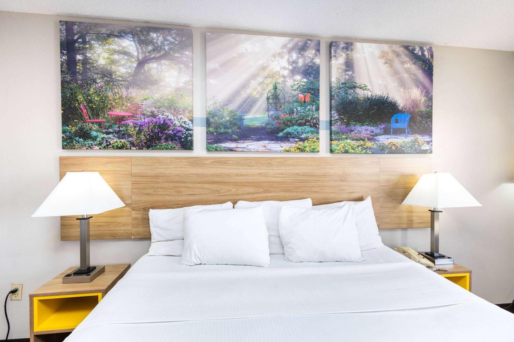 Days Inn By Wyndham Dayton Huber Heights Northeast Buitenkant foto