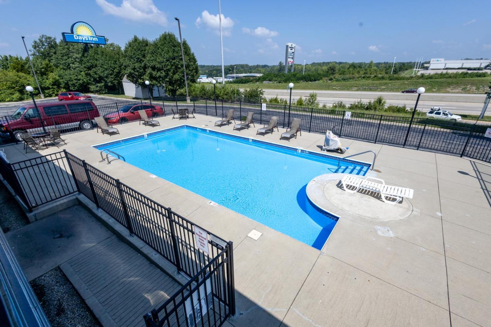 Days Inn By Wyndham Dayton Huber Heights Northeast Buitenkant foto