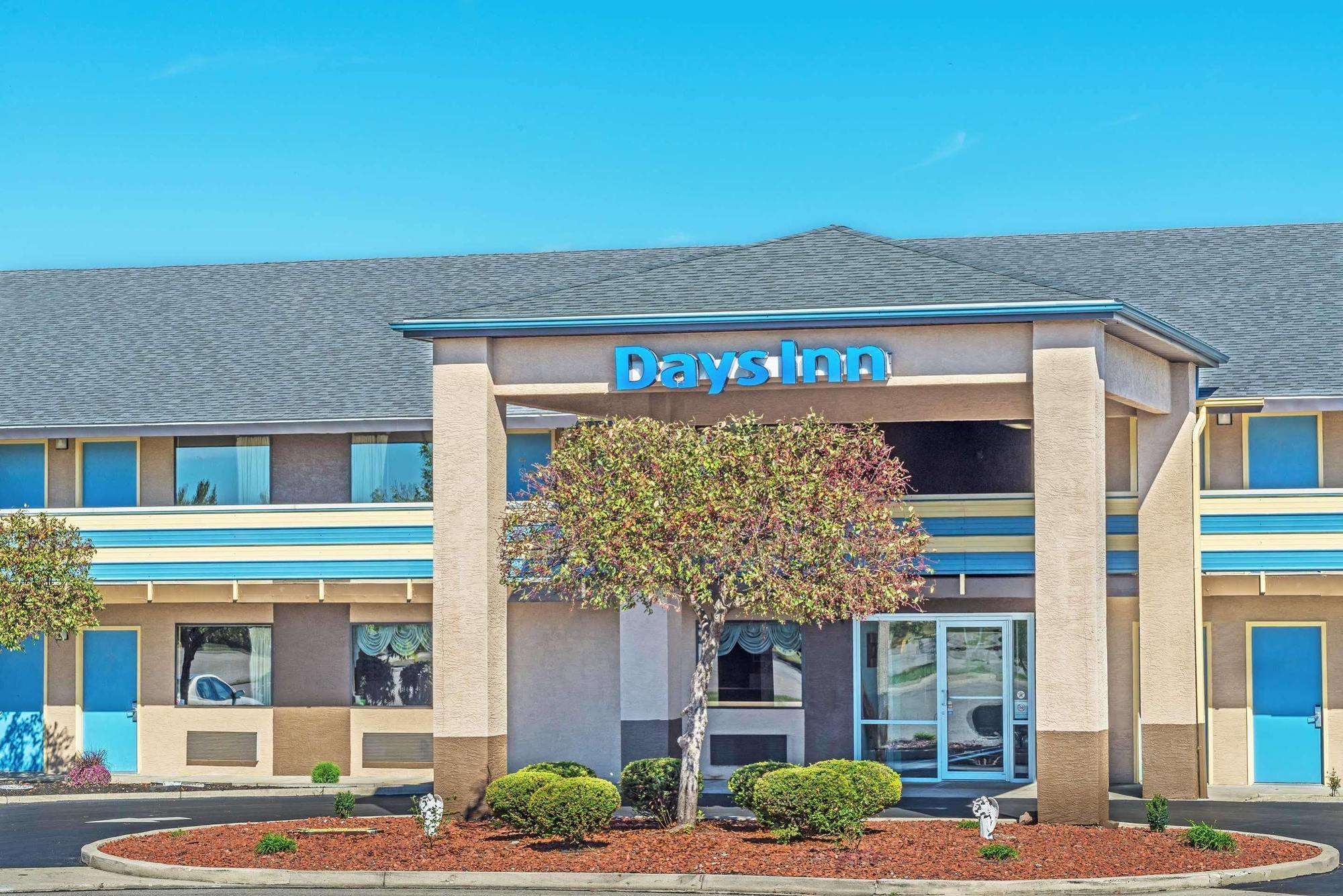 Days Inn By Wyndham Dayton Huber Heights Northeast Buitenkant foto